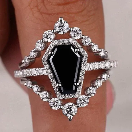 na_133_902879609317.jpg Gothic Black Spider Web Coffin Cut Ring Set - 图片 1