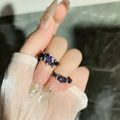 na_162_944236559217.jpg Black Vine Bypass Purple Rose Cut Engagement Ring - 图片 1