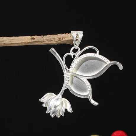 na_293_1047144254208.jpg Ocean Theme Octopus Necklace With Heart Moss Agate - 图片 1