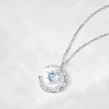 na_39_1068081271369.jpg Gothic Black Lotus Engraved Floral Moon Necklace - 图片 1