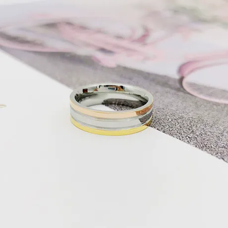 na_67_675675863437.jpg Classic Tri Color Matching Couple Ring Set - 图片 1