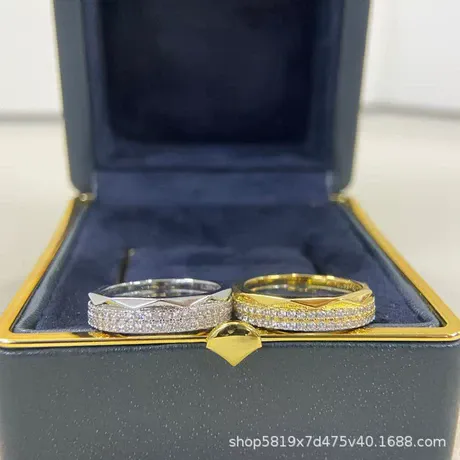 wb2_54_973230441794.jpg Tri-Color Geometric Wedding Band In Sterling Silver - 图片 1