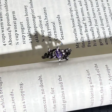 wd10_296_1074270349758.jpg Gothic Black Purple Stone Couple's Ring Set - 图片 1