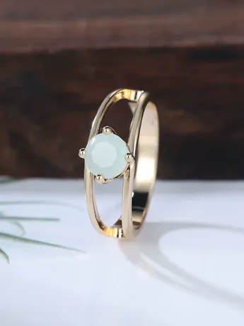 wd4_6_850818695775.jpg Gold Thin Band Natural Prehnite Solitaire Ring - 图片 1