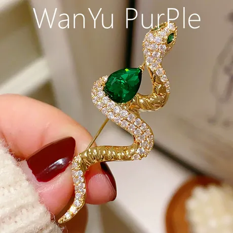 wd7_188_829438901639.jpg Hug Me Gold Snake Cocktail Ring With Oval Moss Agate - 图片 1