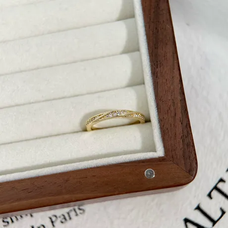 wd7_191_954892173452.jpg Pave Gold Bypass Wave Wedding Band For Women - 图片 1