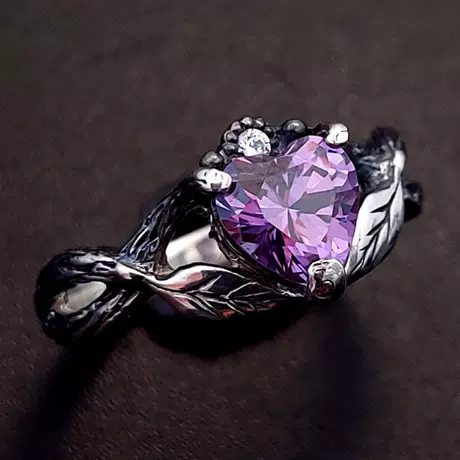 wd9_253_948078741885.jpg Gothic Black Three Stone Purple Oval Engagement Ring - 图片 1