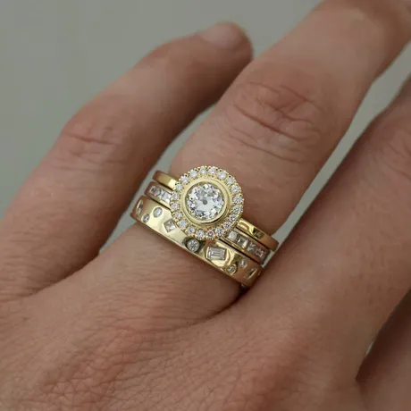 wd9_260_824934194468.jpg Alhambra Inspired Oval Architectural Engagement Ring - 图片 1