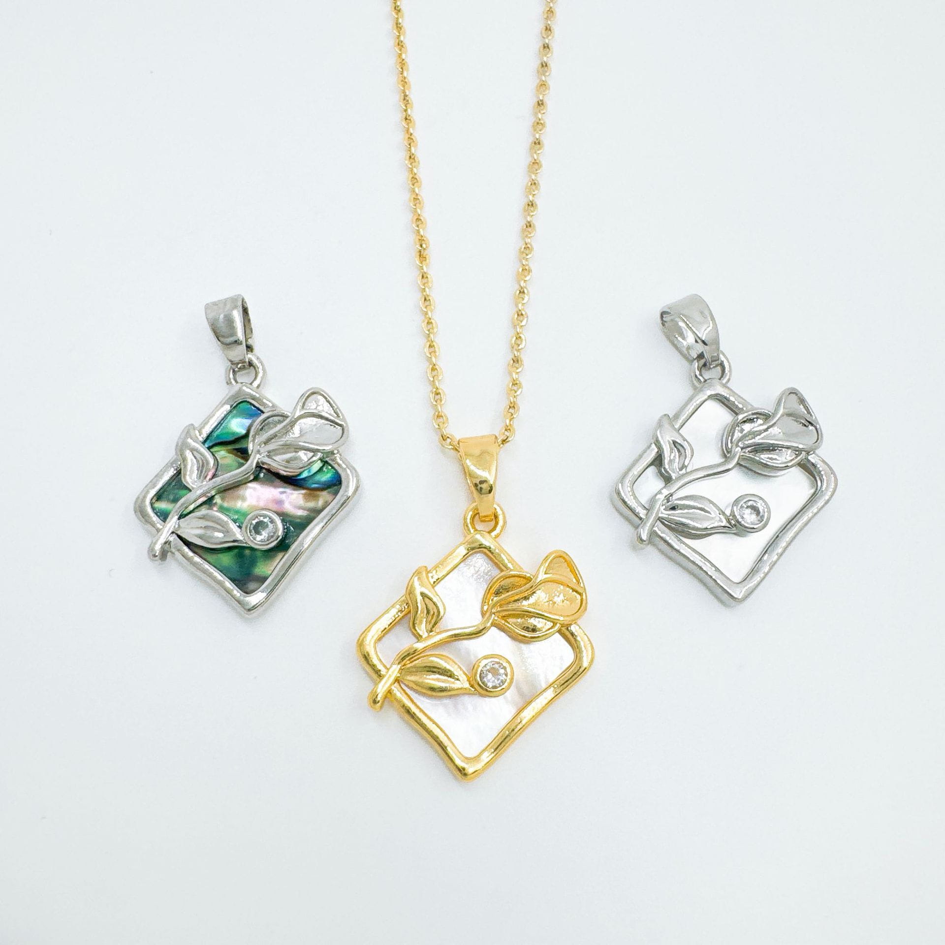 g_4993_0.jpg "Lucky Day" Dolphin Emerald Cut Sterling Silver Necklace - 图片 1